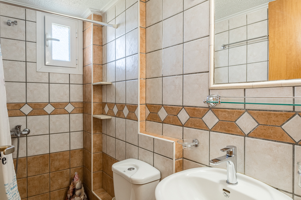 bonos-apartments-bathroom